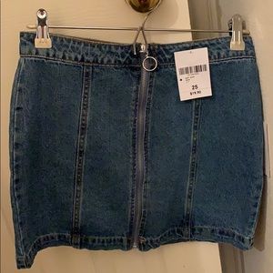 Jean skirt with zipper